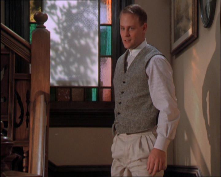 Charmed-Online_dot_net-2x03ThePaintedWorld1965.jpg