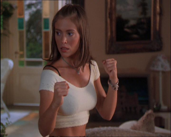 Charmed-Online_dot_net-2x03ThePaintedWorld1968.jpg