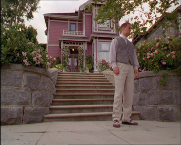 Charmed-Online_dot_net-2x03ThePaintedWorld1969.jpg