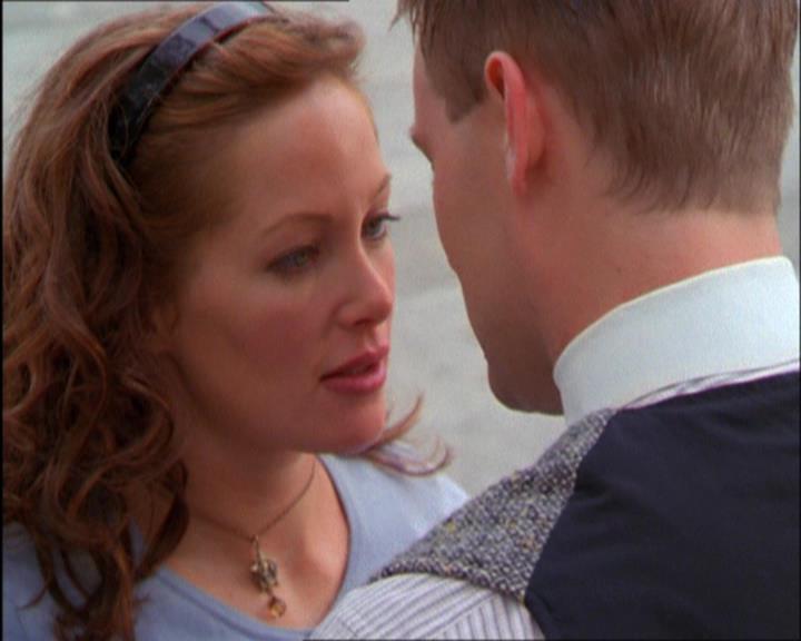 Charmed-Online_dot_net-2x03ThePaintedWorld1983.jpg