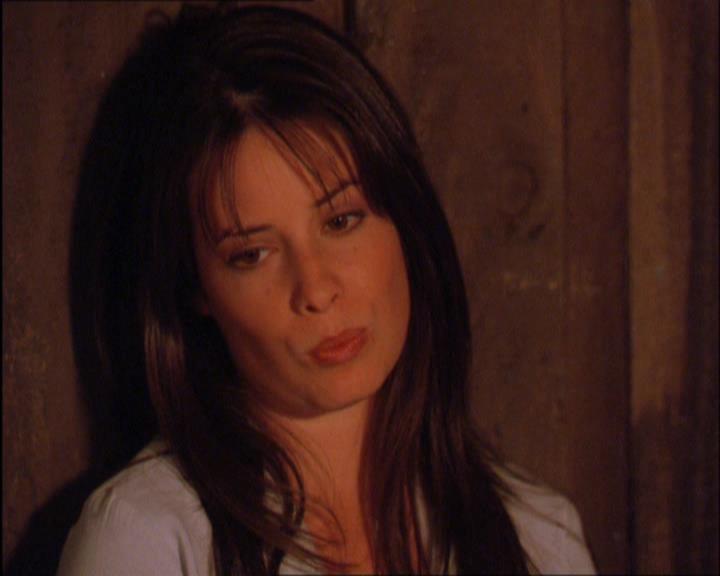 Charmed-Online_dot_net-2x03ThePaintedWorld2022.jpg