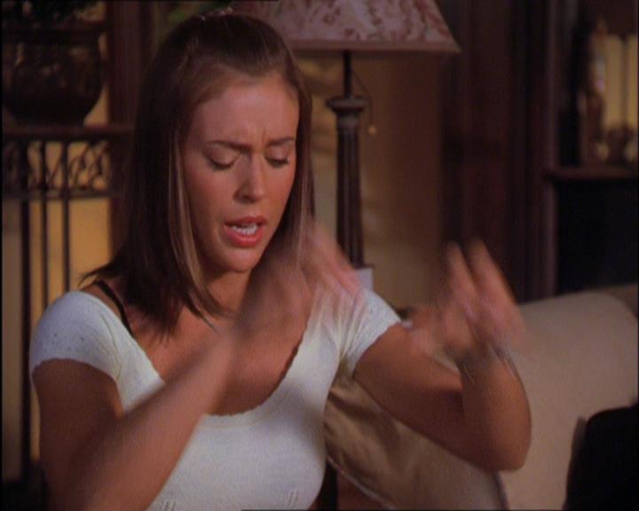 Charmed-Online_dot_net-2x03ThePaintedWorld2049.jpg