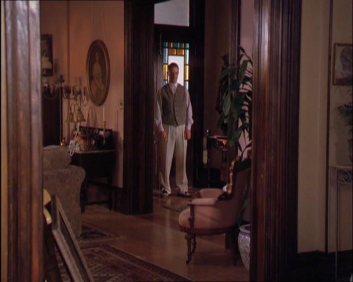Charmed-Online_dot_net-2x03ThePaintedWorld2082.jpg