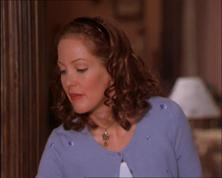 Charmed-Online_dot_net-2x03ThePaintedWorld2094.jpg