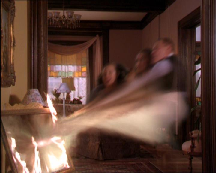 Charmed-Online_dot_net-2x03ThePaintedWorld2107.jpg