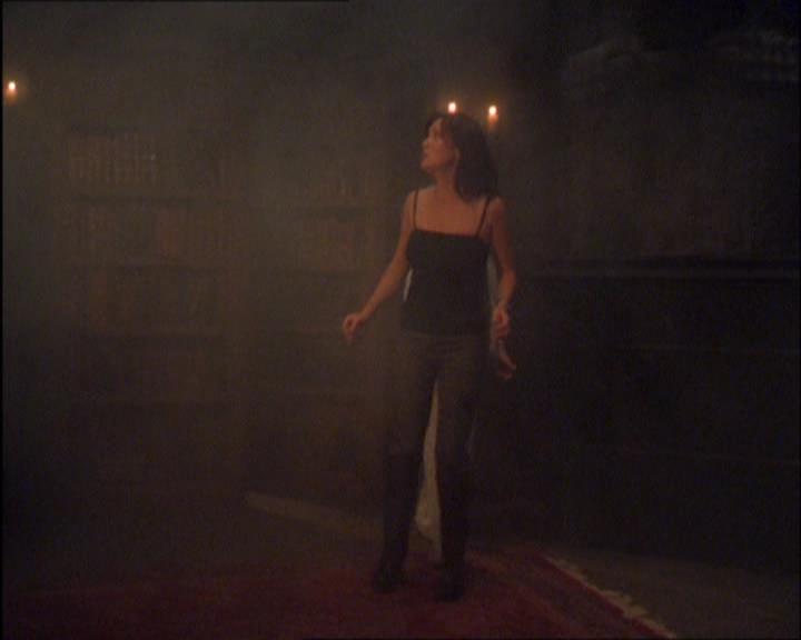 Charmed-Online_dot_net-2x03ThePaintedWorld2114.jpg