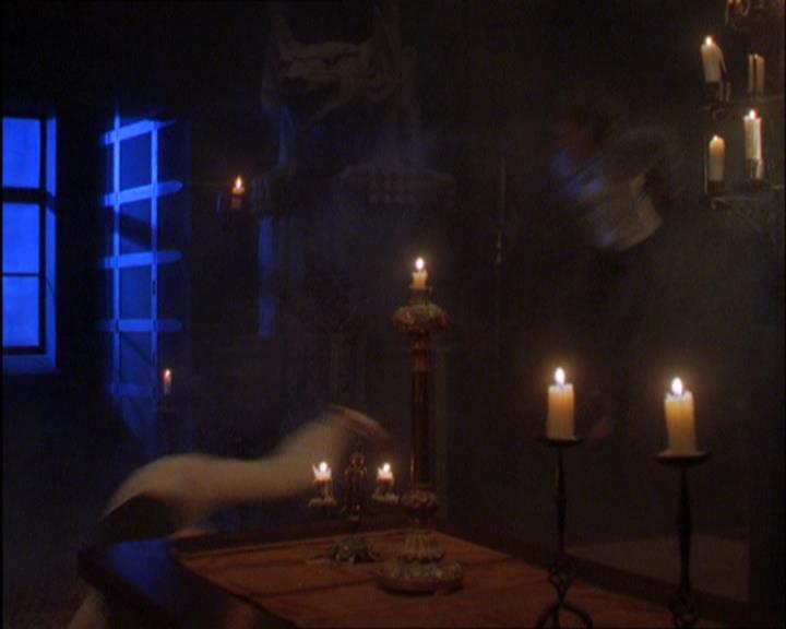 Charmed-Online_dot_net-2x03ThePaintedWorld2126.jpg