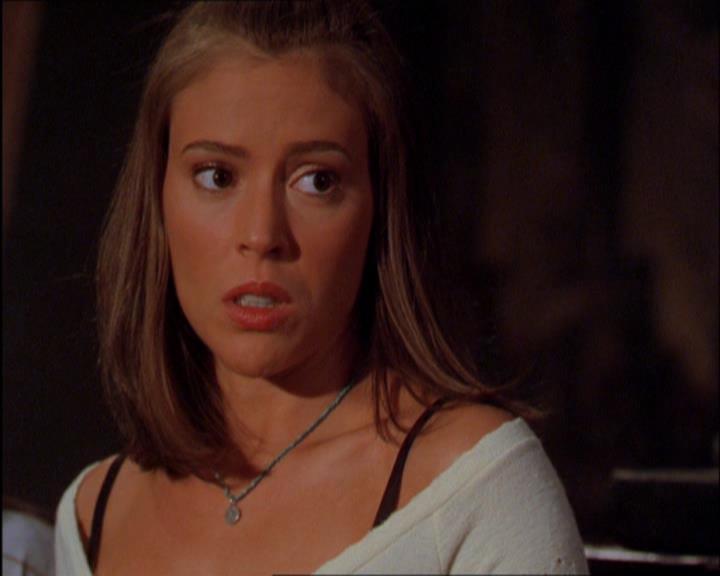 Charmed-Online_dot_net-2x03ThePaintedWorld2131.jpg