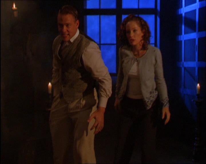 Charmed-Online_dot_net-2x03ThePaintedWorld2135.jpg