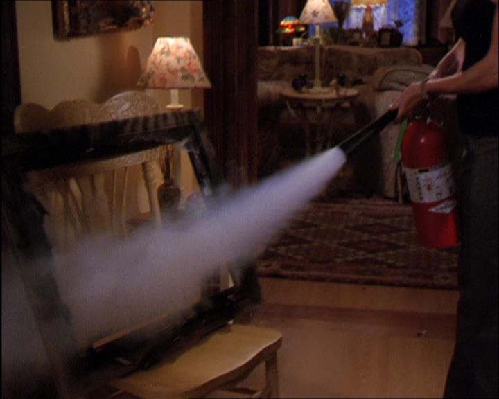 Charmed-Online_dot_net-2x03ThePaintedWorld2160.jpg
