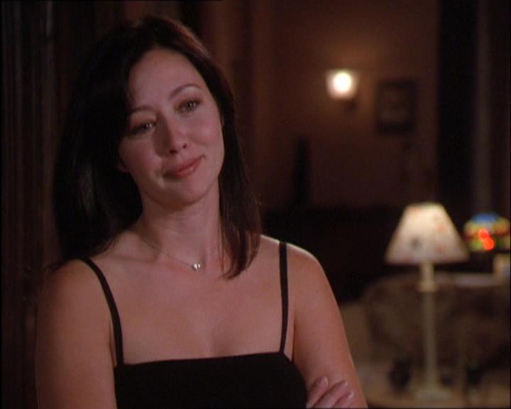 Charmed-Online_dot_net-2x03ThePaintedWorld2170.jpg