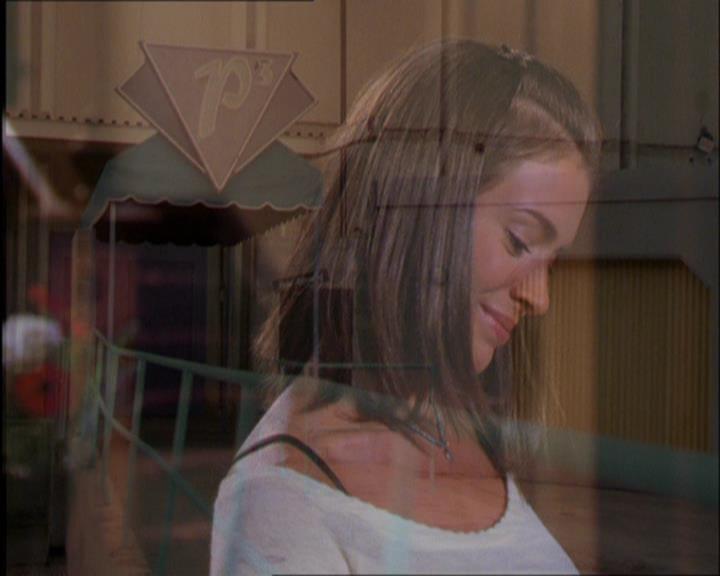 Charmed-Online_dot_net-2x03ThePaintedWorld2192.jpg