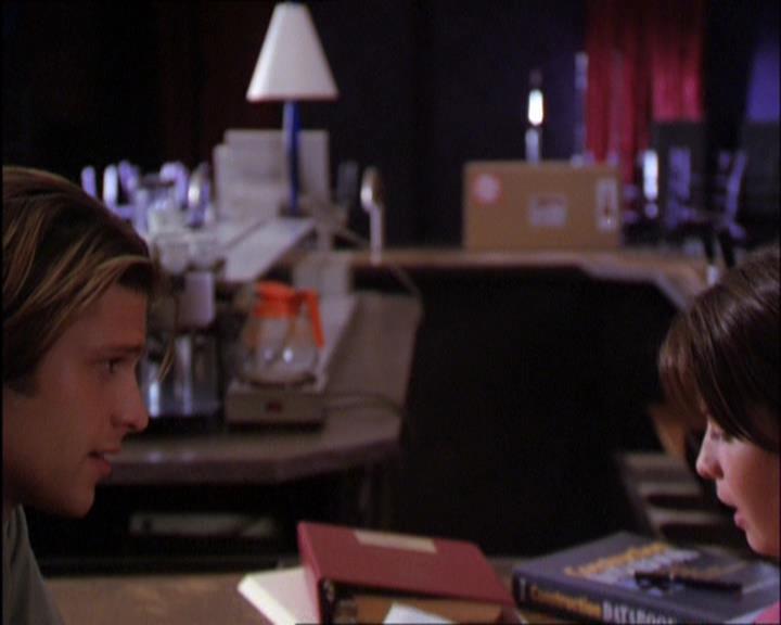 Charmed-Online_dot_net-2x03ThePaintedWorld2196.jpg