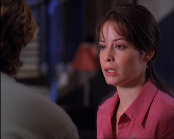 Charmed-Online_dot_net-2x03ThePaintedWorld2205.jpg