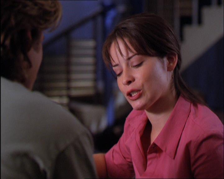 Charmed-Online_dot_net-2x03ThePaintedWorld2220.jpg