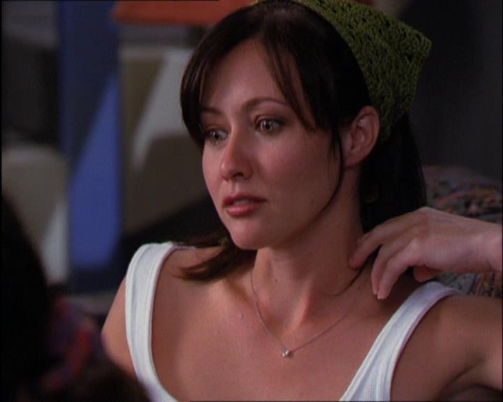 Charmed-Online_dot_net-2x03ThePaintedWorld2246.jpg