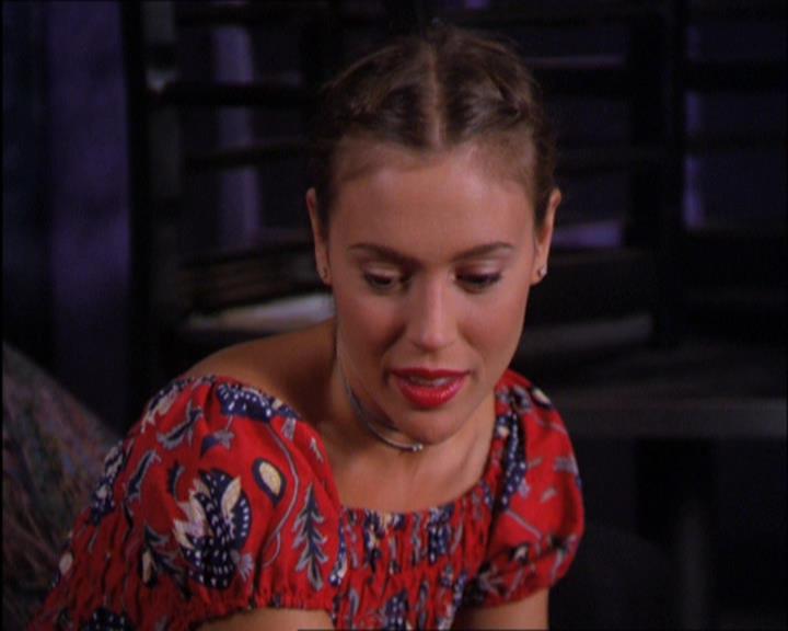 Charmed-Online_dot_net-2x03ThePaintedWorld2267.jpg