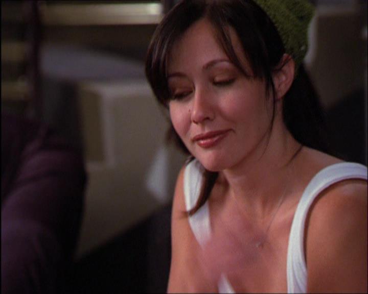 Charmed-Online_dot_net-2x03ThePaintedWorld2271.jpg