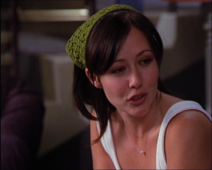 Charmed-Online_dot_net-2x03ThePaintedWorld2278.jpg