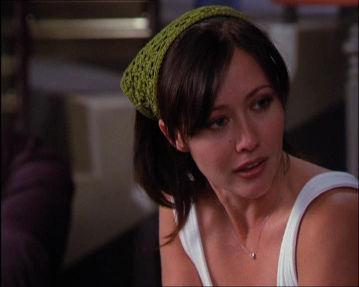 Charmed-Online_dot_net-2x03ThePaintedWorld2282.jpg