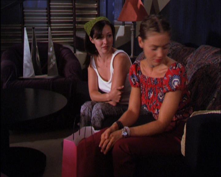 Charmed-Online_dot_net-2x03ThePaintedWorld2283.jpg