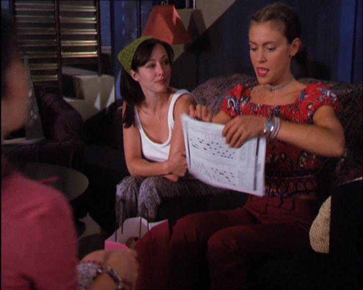 Charmed-Online_dot_net-2x03ThePaintedWorld2286.jpg