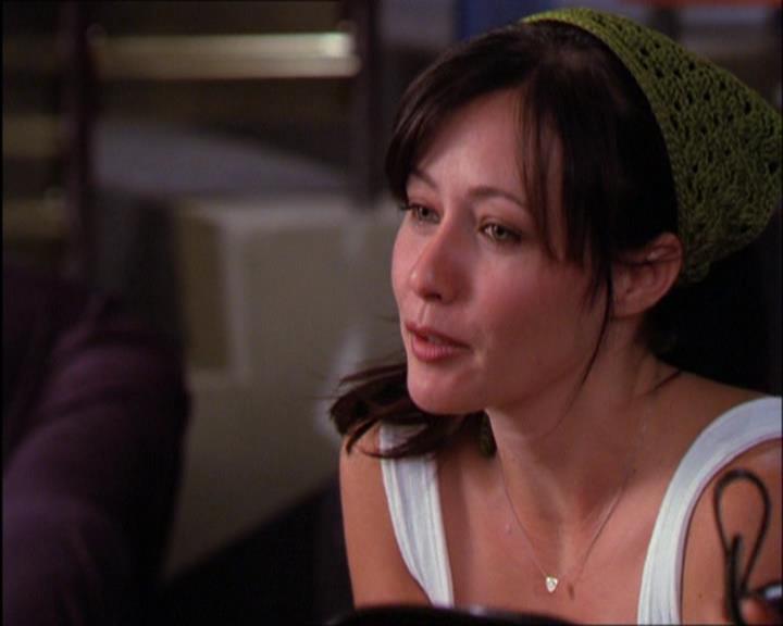 Charmed-Online_dot_net-2x03ThePaintedWorld2306.jpg