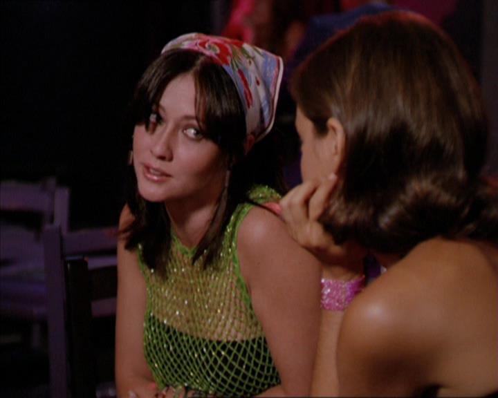Charmed-Online_dot_net-2x05TheDevilsMusic0032.jpg