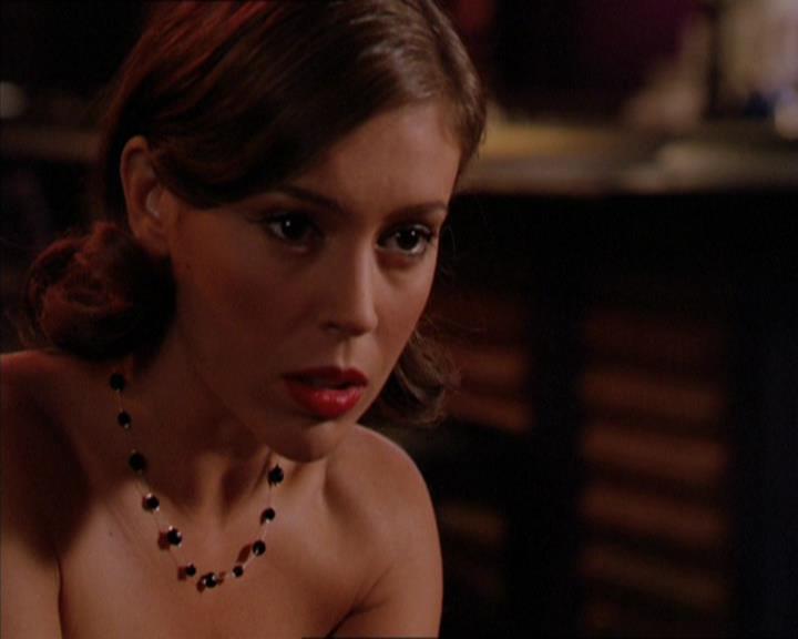 Charmed-Online_dot_net-2x05TheDevilsMusic0074.jpg