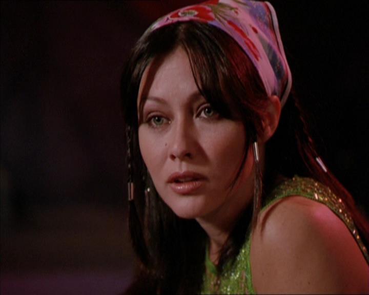 Charmed-Online_dot_net-2x05TheDevilsMusic0075.jpg