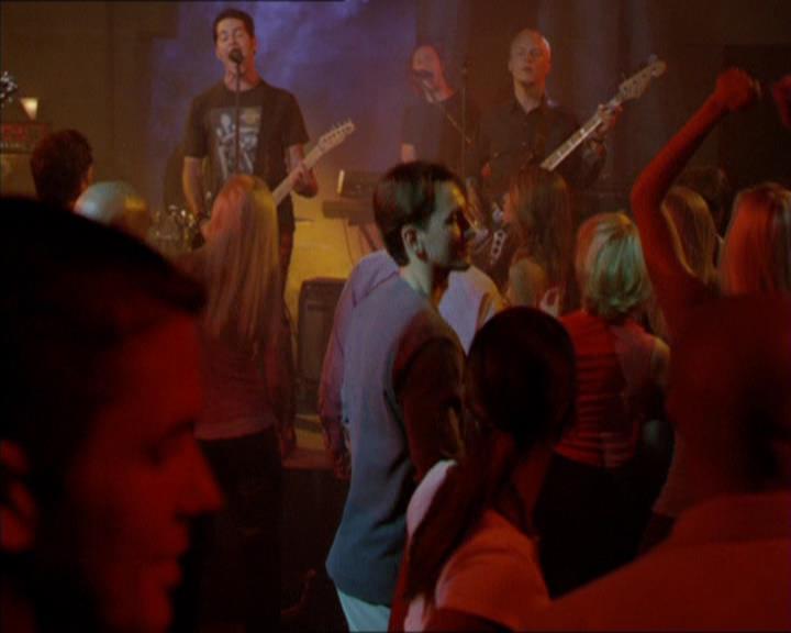 Charmed-Online_dot_net-2x05TheDevilsMusic0099.jpg