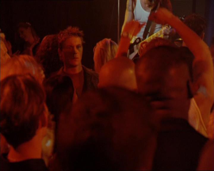 Charmed-Online_dot_net-2x05TheDevilsMusic0101.jpg