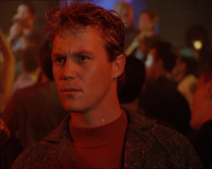 Charmed-Online_dot_net-2x05TheDevilsMusic0125.jpg
