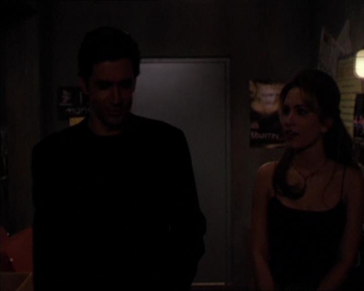 Charmed-Online_dot_net-2x05TheDevilsMusic0137.jpg