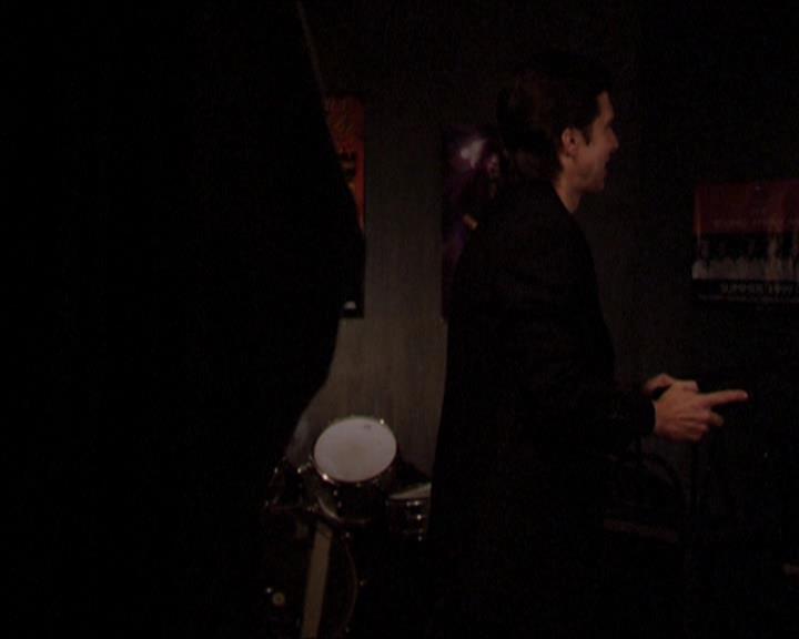 Charmed-Online_dot_net-2x05TheDevilsMusic0215.jpg