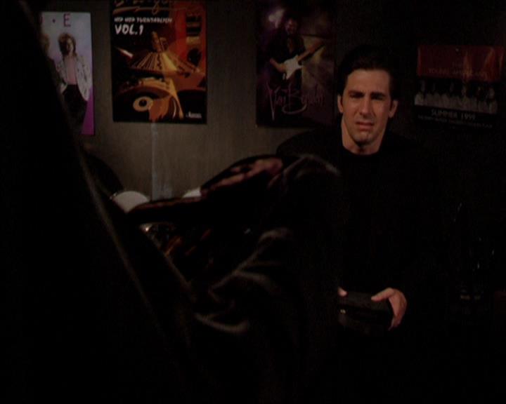 Charmed-Online_dot_net-2x05TheDevilsMusic0223.jpg