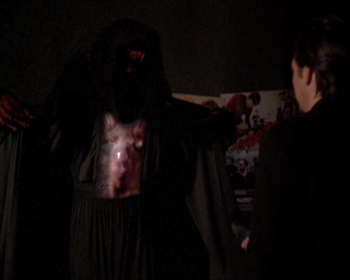 Charmed-Online_dot_net-2x05TheDevilsMusic0224.jpg
