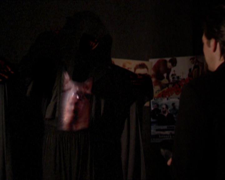Charmed-Online_dot_net-2x05TheDevilsMusic0226.jpg