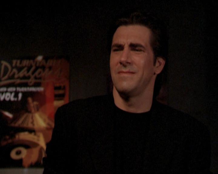 Charmed-Online_dot_net-2x05TheDevilsMusic0228.jpg