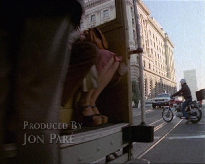 Charmed-Online_dot_net-2x05TheDevilsMusic0305.jpg