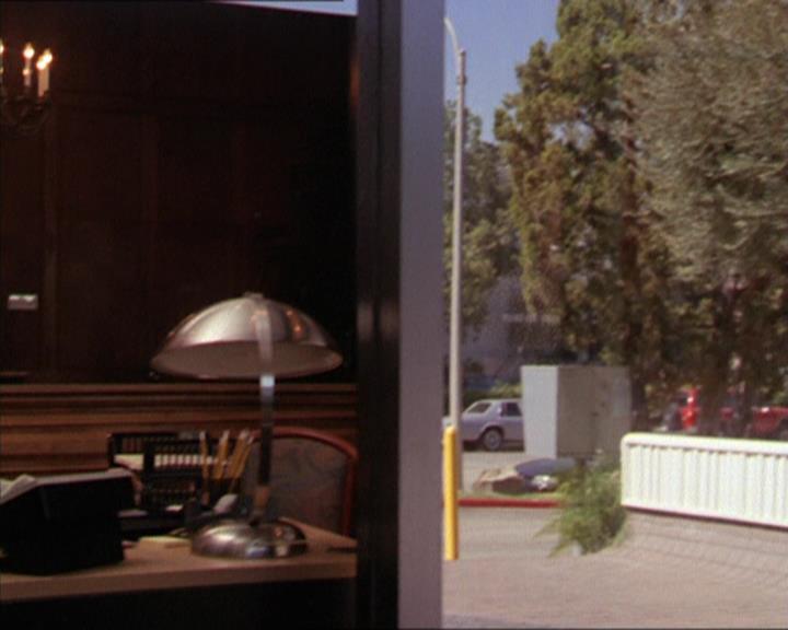 Charmed-Online_dot_net-2x05TheDevilsMusic0322.jpg