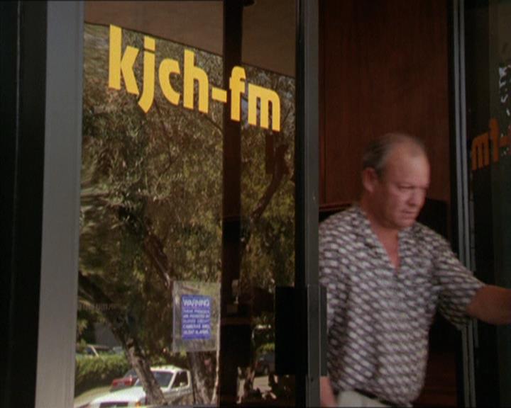 Charmed-Online_dot_net-2x05TheDevilsMusic0343.jpg