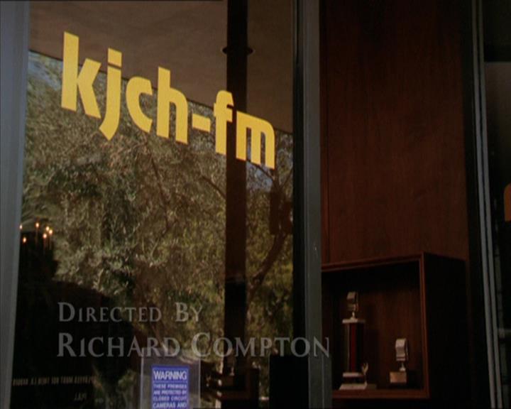 Charmed-Online_dot_net-2x05TheDevilsMusic0346.jpg