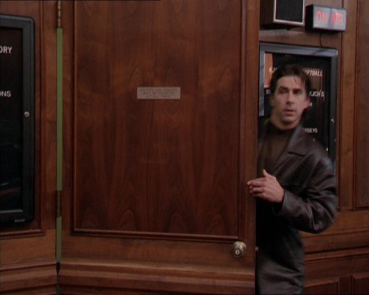 Charmed-Online_dot_net-2x05TheDevilsMusic0357.jpg