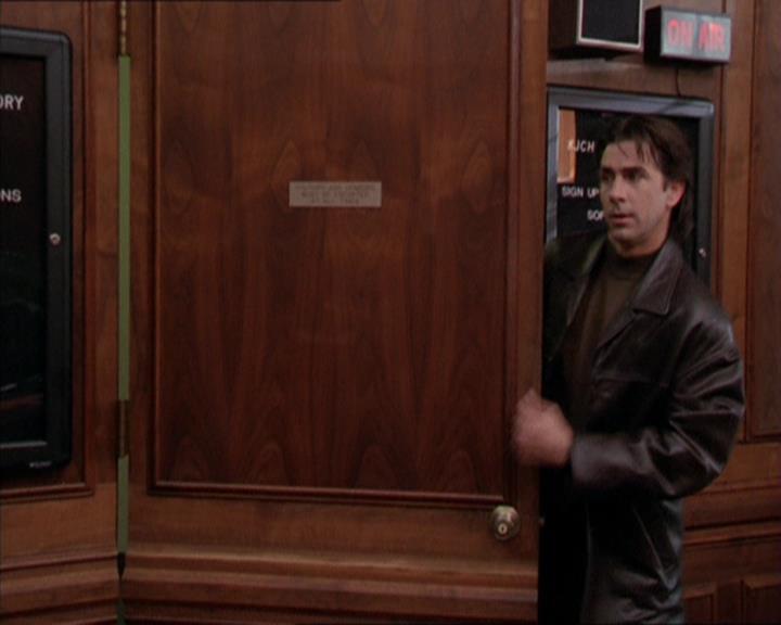 Charmed-Online_dot_net-2x05TheDevilsMusic0358.jpg