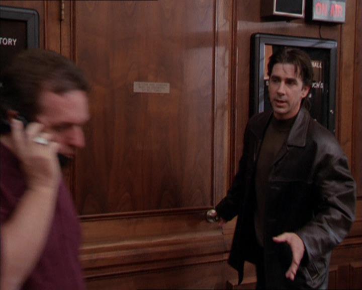 Charmed-Online_dot_net-2x05TheDevilsMusic0365.jpg