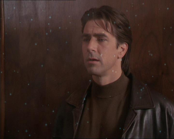 Charmed-Online_dot_net-2x05TheDevilsMusic0398.jpg