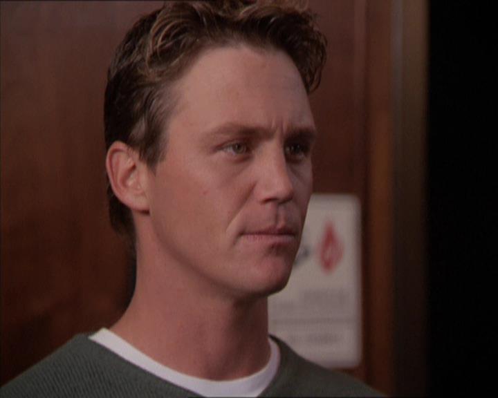Charmed-Online_dot_net-2x05TheDevilsMusic0402.jpg