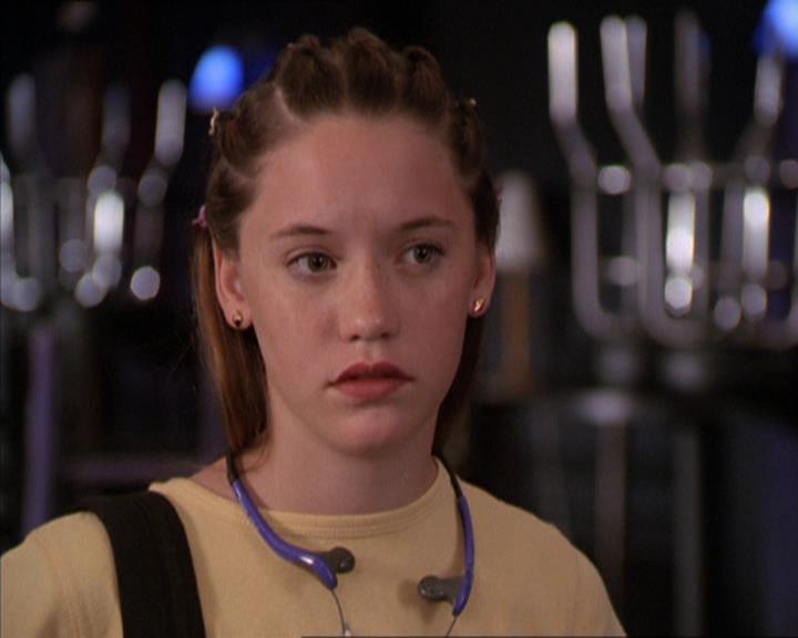 Charmed-Online_dot_net-2x05TheDevilsMusic0422.jpg
