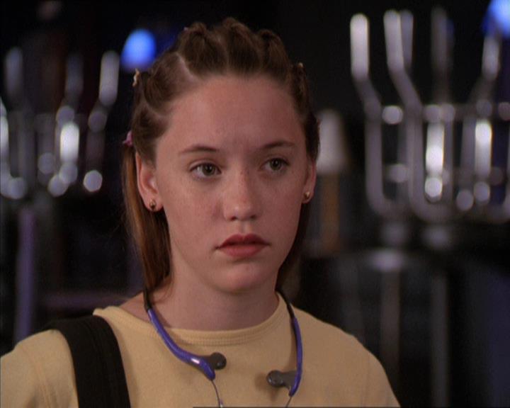 Charmed-Online_dot_net-2x05TheDevilsMusic0425.jpg